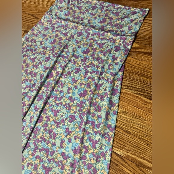 LuLaRoe Sz XL Pastel Multi-Color Floral Print Stretch Maxi Skirt - Picture 2 of 7